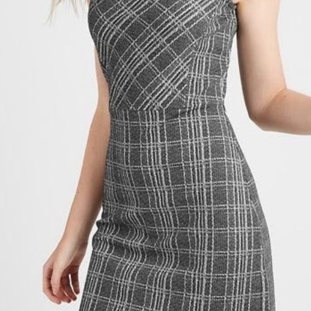 Dress - Picture 4 of 5